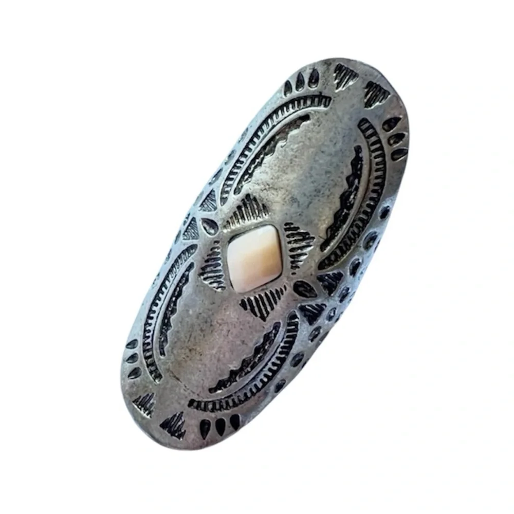 Handcrafted Silver-Tone Oval Gothic Navajo Statement Shield Ring Cream Stone